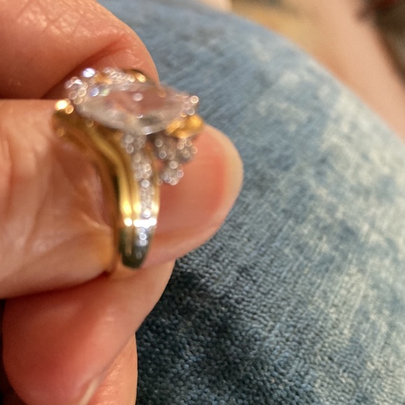 Elegant Gold precious man made stone Women's Ring - Picture 4 of 6